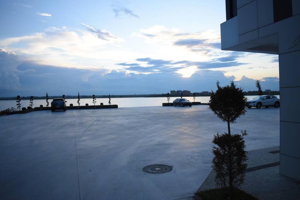 Apartment By The Lake With A View Mamaia Buitenkant foto