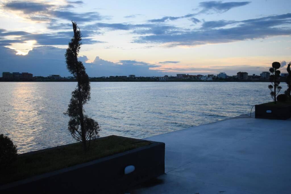 Apartment By The Lake With A View Mamaia Buitenkant foto